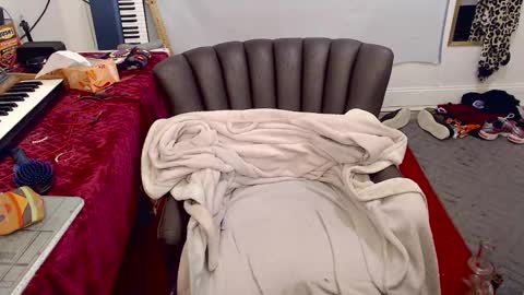 Trashely Gimpson online show from November 1, 2025, 9:00 am