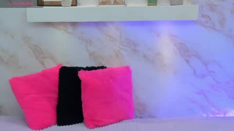 My name is AMY... Nice to meet you  thumb up me please its important online show from April 13, 2026, 4:23 pm