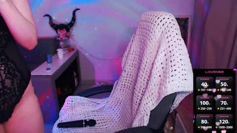 Amy is here  my telegram chanel -  online show from November 11, 2025, 8:31 pm