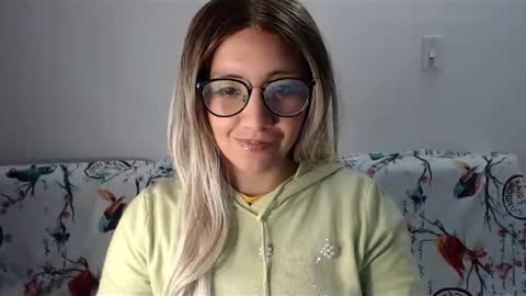 amycosplay99 online show from January 3, 2025, 3:49 am