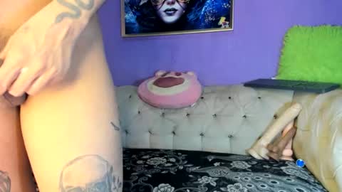 Amy Kamila online show from December 1, 2025, 2:49 am