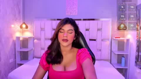 amyevan_ online show from September 20, 2025, 8:32 pm