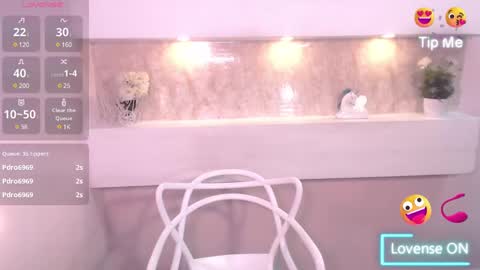 amyjohnsonn online show from December 7, 2024, 4:25 pm