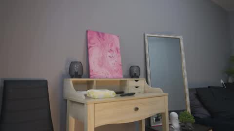 amylanee online show from October 15, 2025, 8:36 am