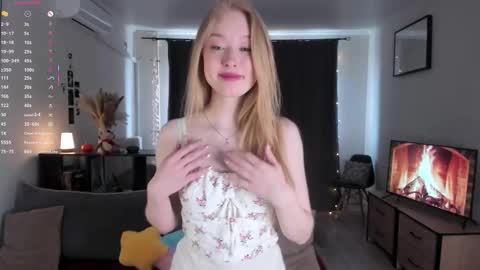 Snapshot of amylouwood chatting on February 18, 2026, 6:42 am Amy online show from February 18, 2026, 6:42 am