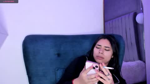 Amy ... Nice to meet u   thumb up me please its important online show from January 28, 2025, 4:39 am