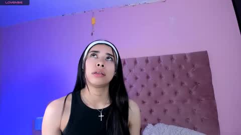 Amy ... Nice to meet u   thumb up me please its important online show from February 24, 2025, 1:24 am