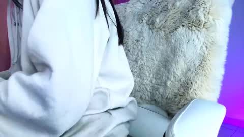 Amy ... Nice to meet u   thumb up me please its important online show from October 3, 2025, 1:57 am