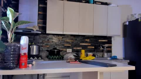 Amy online show from April 18, 2026, 7:58 pm