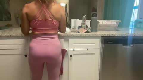 Amy Smilez online show from September 18, 2025, 3:03 pm