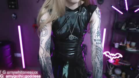 Snapshot of amywhitenessxx chatting on May 11, 2026, 12:11 pm Amy switch Goddess divine Mistress online show from May 11, 2026, 12:11 pm