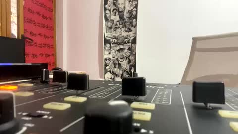 amyyrlikesdeep online show from September 17, 2025, 3:57 pm