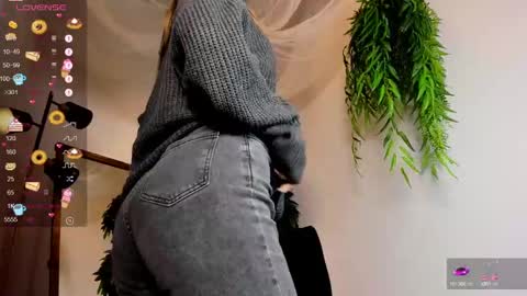 Snapshot of an6elica chatting on January 11, 2025, 2:52 am Angie online show from January 11, 2025, 2:52 am