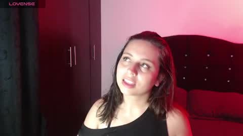 Snapshot of ana_arms_ chatting on May 24, 2026, 9:42 pm ana_arms_ online show from May 24, 2026, 9:42 pm
