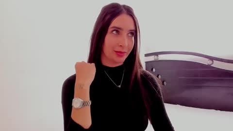 Snapshot of ana_castilo chatting on December 16, 2024, 3:00 pm Ana IG an castillo 1 online show from December 16, 2024, 3:00 pm