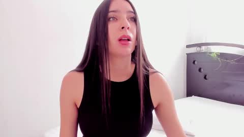 Snapshot of ana_castilo chatting on February 24, 2025, 2:04 pm Ana IG an castillo 1 online show from February 24, 2025, 2:04 pm