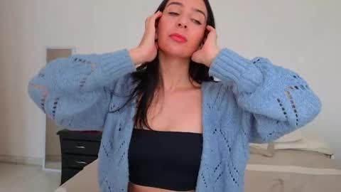 Snapshot of ana_castilo chatting on April 5, 2026, 1:19 pm Ana IG an castillo 1 online show from April 5, 2026, 1:19 pm