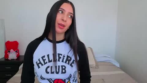 Snapshot of ana_castilo chatting on May 1, 2026, 12:32 pm Ana IG an castillo 1 online show from May 1, 2026, 12:32 pm