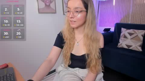 Snapshot of ana_ev chatting on July 9, 2026, 5:33 am Ana online show from July 9, 2026, 5:33 am
