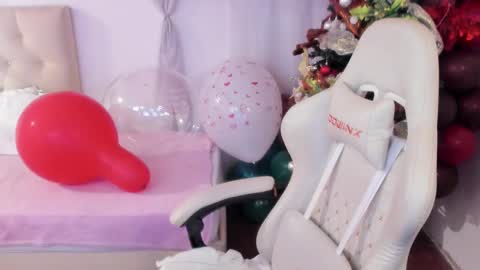 Im anna but you can call me as you want online show from December 18, 2024, 5:00 pm