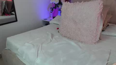 Ana Moon  online show from February 6, 2026, 4:39 am