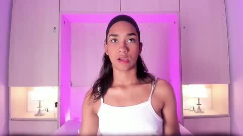 anaacollins_ online show from March 12, 2026, 11:38 am