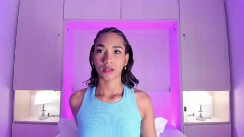 anaacollins_ online show from May 21, 2026, 12:01 pm