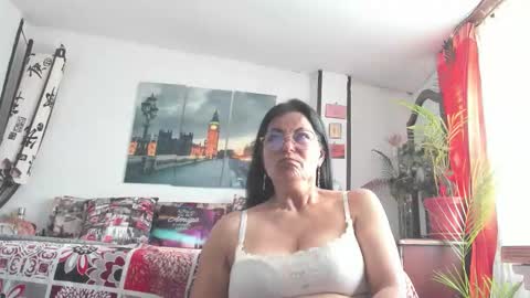 anaamature_ online show from September 15, 2025, 5:46 pm