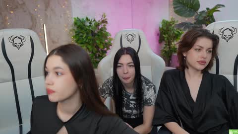 Sweet girls online show from January 24, 2025, 3:45 pm