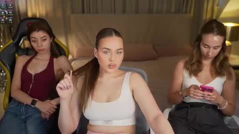 Sweet girls online show from October 7, 2025, 11:07 am