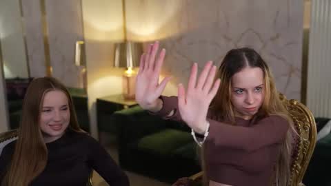 Sweet girls online show from October 31, 2025, 11:22 am