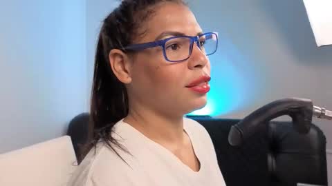 Snapshot of anabel693_ chatting on February 15, 2026, 2:14 pm Anabel Alice Gandara online show from February 15, 2026, 2:14 pm