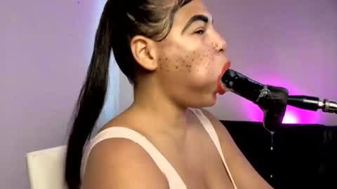 Snapshot of anabel693_ chatting on August 2, 2026, 4:27 pm Anabel Alice Gandara online show from August 2, 2026, 4:27 pm