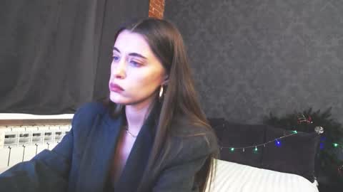 Anna online show from December 17, 2025, 2:23 pm