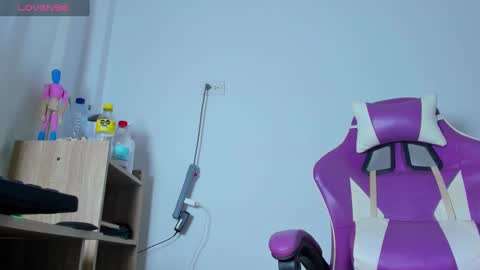 Anabella online show from September 17, 2025, 7:04 pm