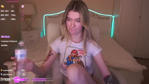 Snapshot of anacondaon chatting on December 25, 2024, 5:26 pm Nika online show from December 25, 2024, 5:26 pm