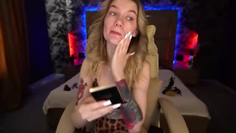 Snapshot of anacondaon chatting on February 9, 2025, 9:58 am Nika online show from February 9, 2025, 9:58 am