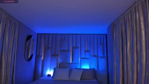 Ana  online show from November 4, 2025, 12:26 pm