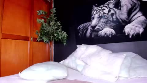 Anahi online show from March 6, 2025, 3:02 am