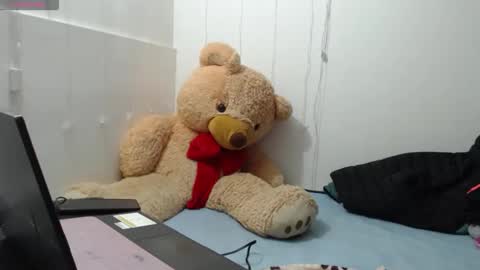 Anahi Browns online show from December 4, 2025, 11:24 pm