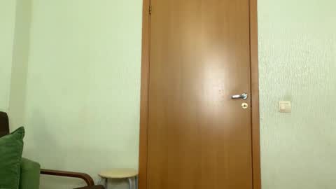 Tiffany and Roger online show from September 27, 2025, 4:06 am