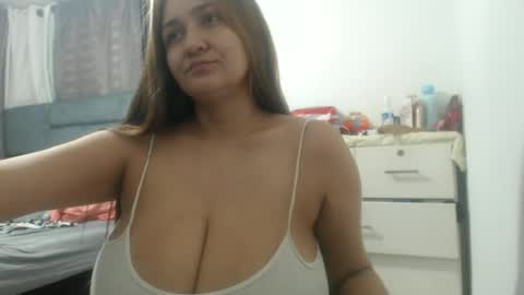 Snapshot of analy_hot chatting on June 12, 2026, 2:54 am analy_hot online show from June 12, 2026, 2:54 am