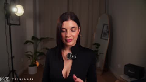 Ana online show from October 1, 2025, 9:21 pm