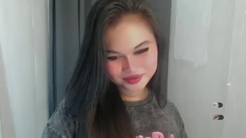 Snapshot of anaruru_ chatting on April 1, 2026, 1:52 pm ANA online show from April 1, 2026, 1:52 pm