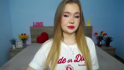 anastacyyellig online show from March 10, 2025, 7:50 pm