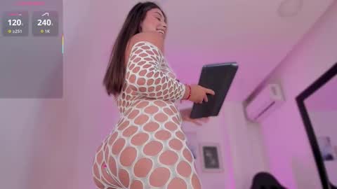 Ana online show from October 28, 2025, 7:38 pm