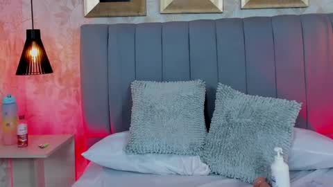 Mia online show from February 17, 2025, 10:47 pm