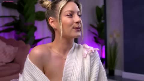 AnastasiaMills online show from November 15, 2025, 8:49 pm