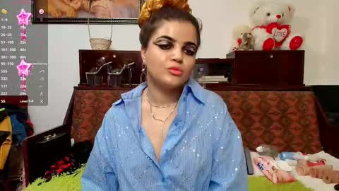 Ana   online show from October 30, 2025, 11:44 am