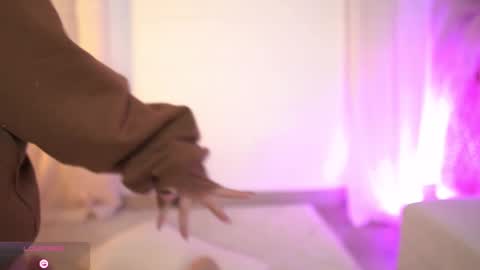 ANAVI online show from January 14, 2026, 11:42 pm